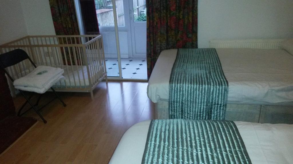 Cedars House Hotel Croydon Habitación foto